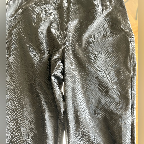 Akira black snakeskin tights - Picture 4 of 4